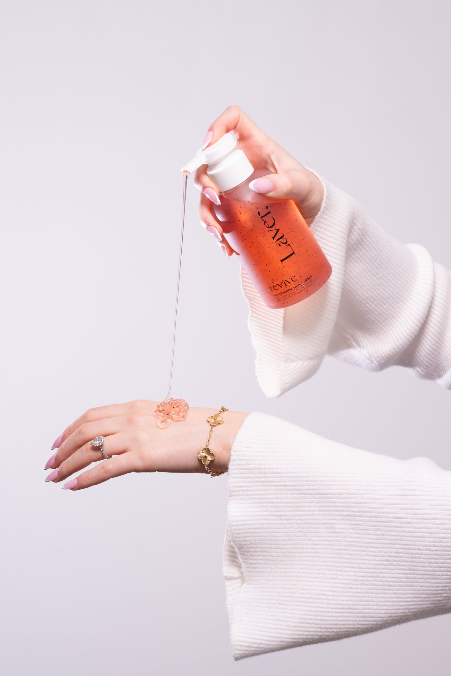 Peach Feminine PH Balanced Body Shower Gel Wash 